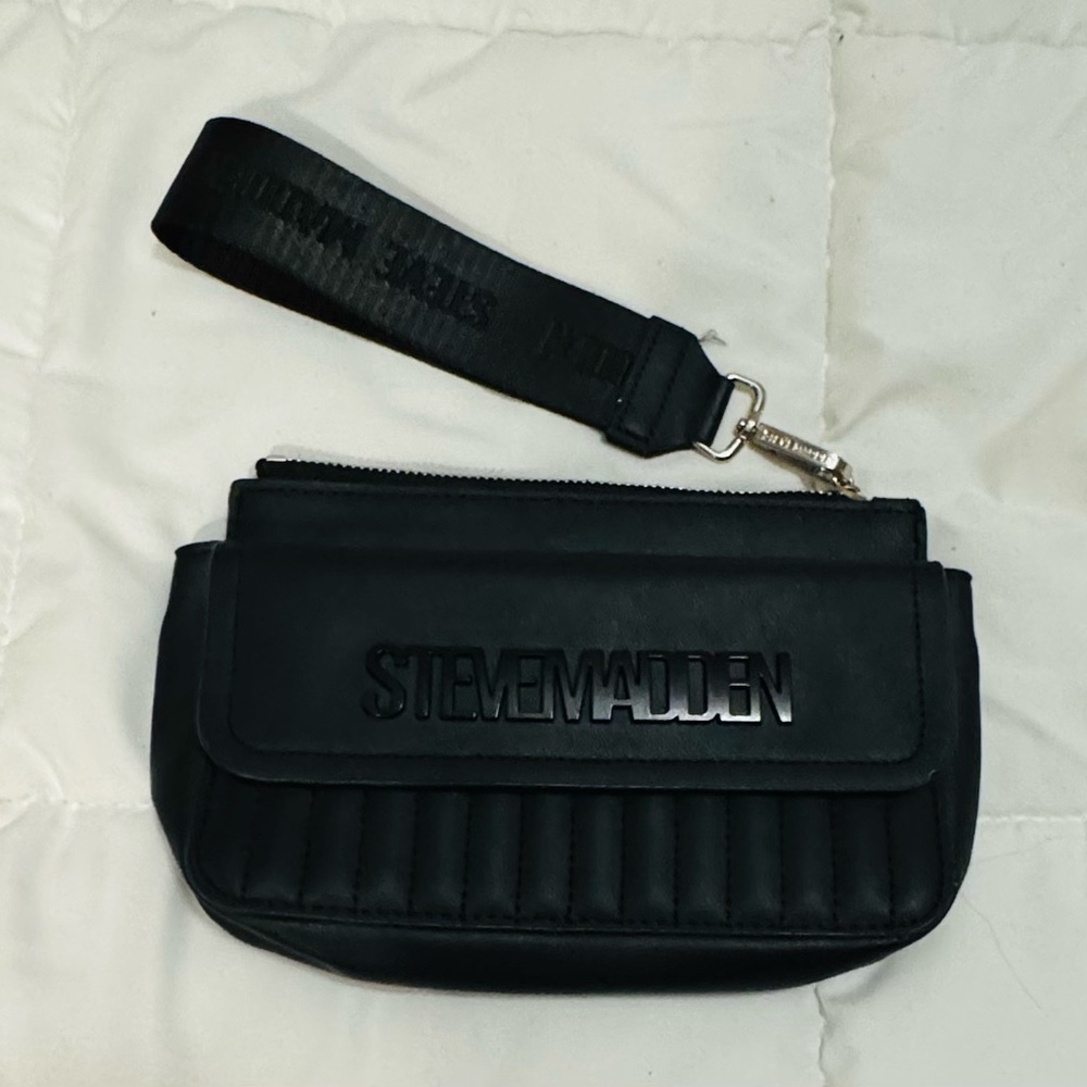 Steve Madden Black Quilted Wristlet